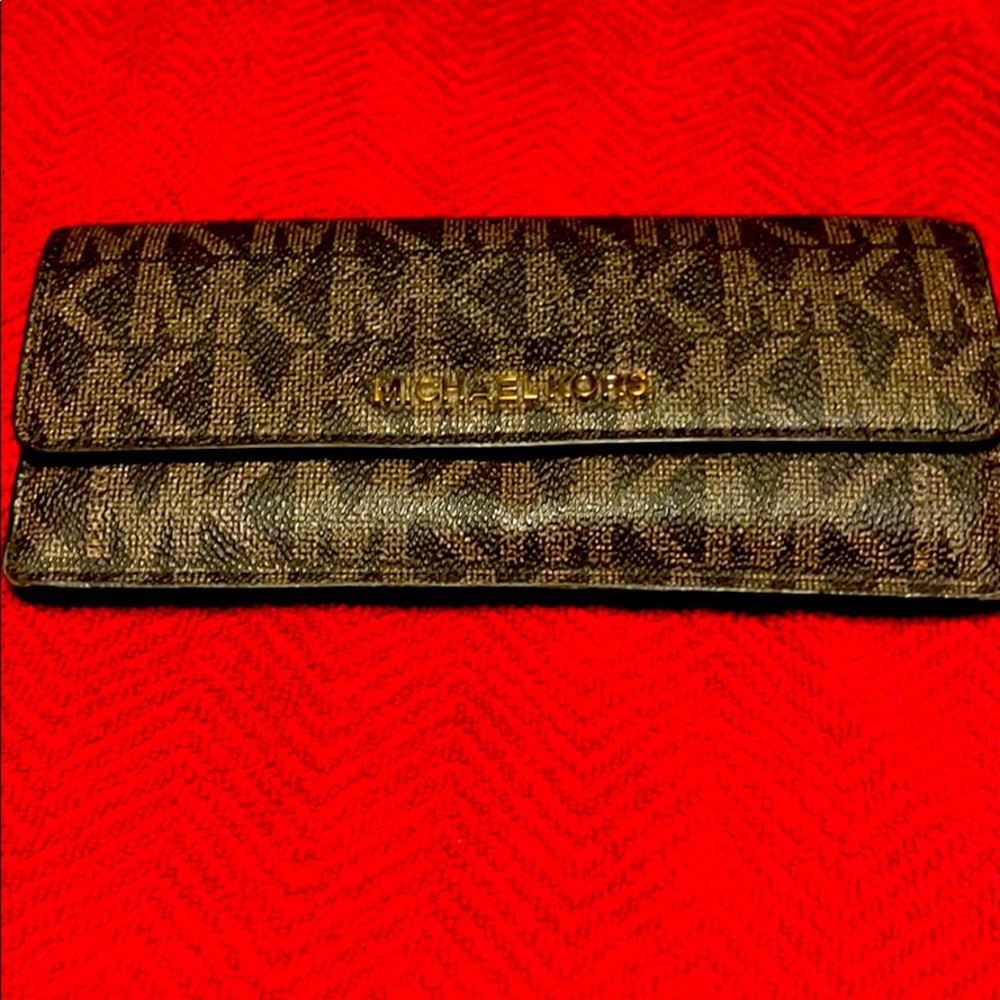 Michael Kors Wallet no box gently used